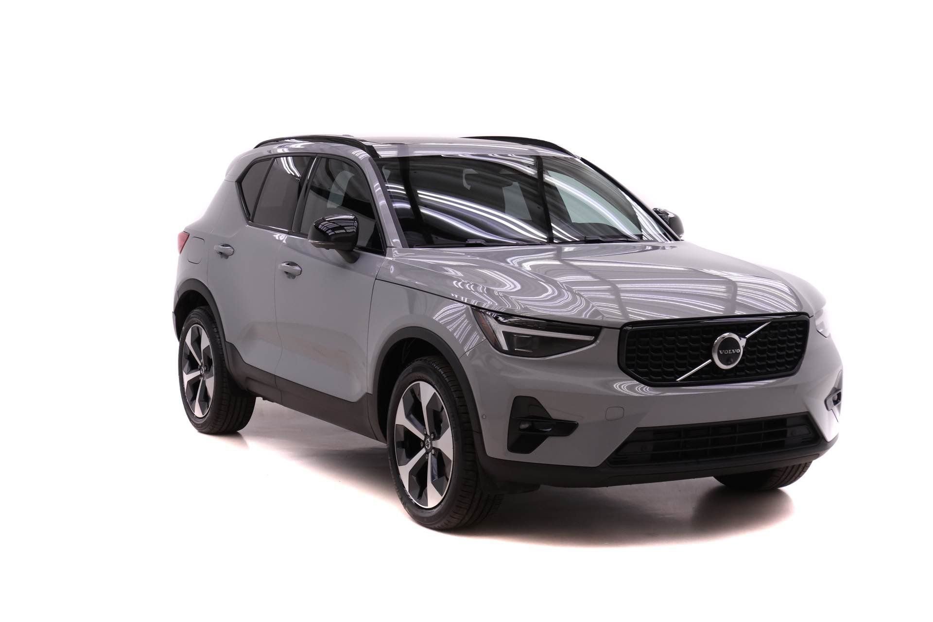 New 2026 Volvo XC40 B5 Plus w/ Protection Package Premier AWD/4WD image 2