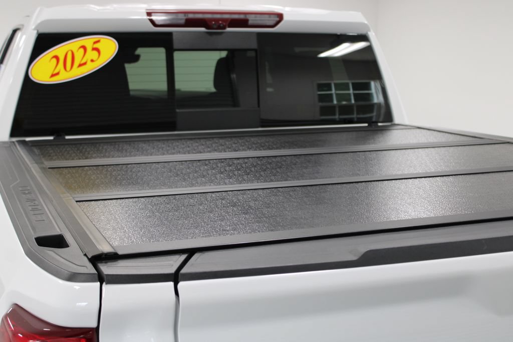 Used 2025 Chevrolet Silverado 1500 LTZ w/ LTZ Premium Package AWD/4WD image 16