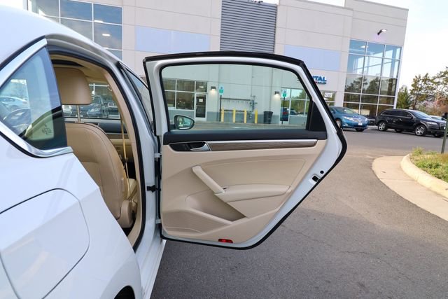 Used 2017 Volkswagen Passat 1.8T SE image 43