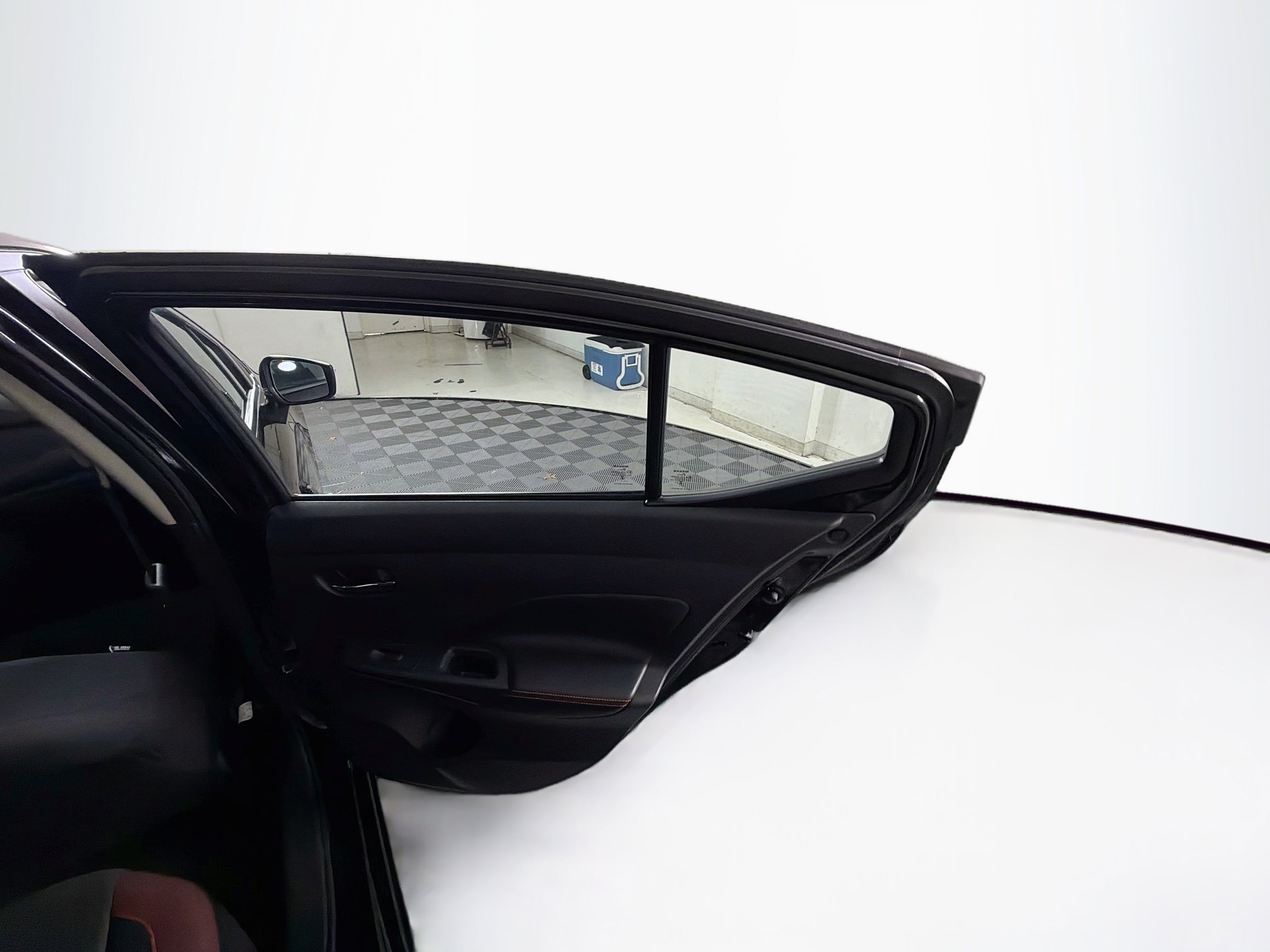 Used 2024 Nissan Versa SR FWD image 27