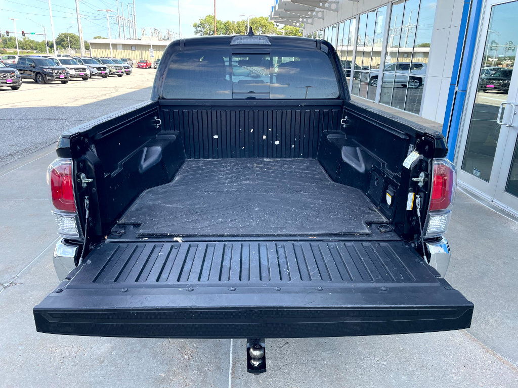 Used 2020 Toyota Tacoma TRD Off-Road AWD/4WD image 9