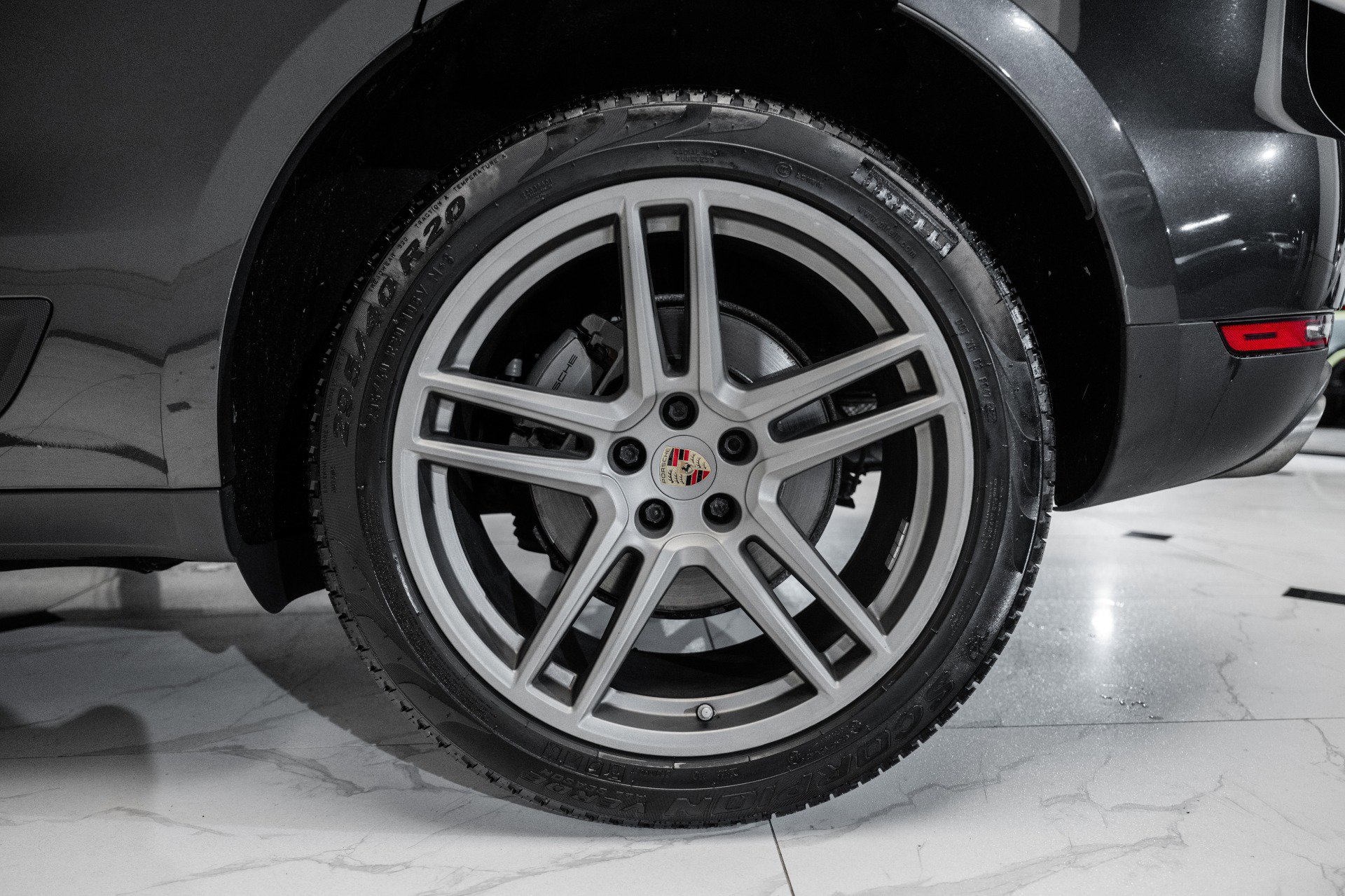 Used 2021 Porsche Macan S image 14