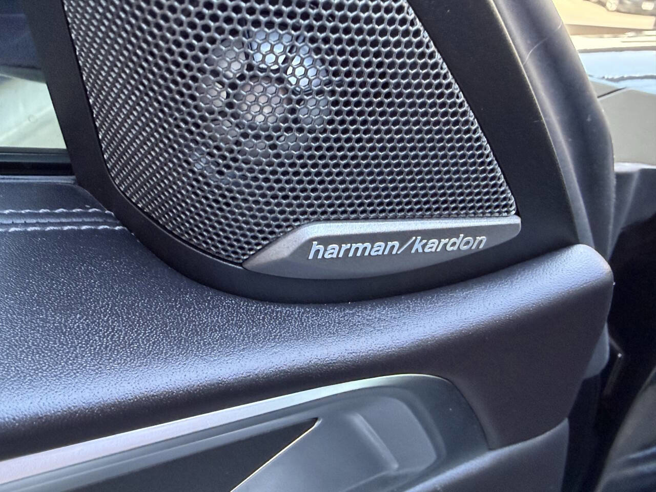 Used 2021 BMW M4 Competition w/ Executive Package RWD image 31