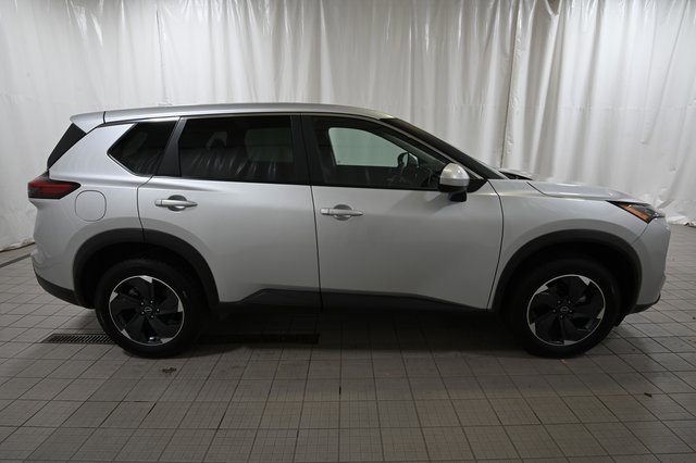 Used 2024 Nissan Rogue SV image 13