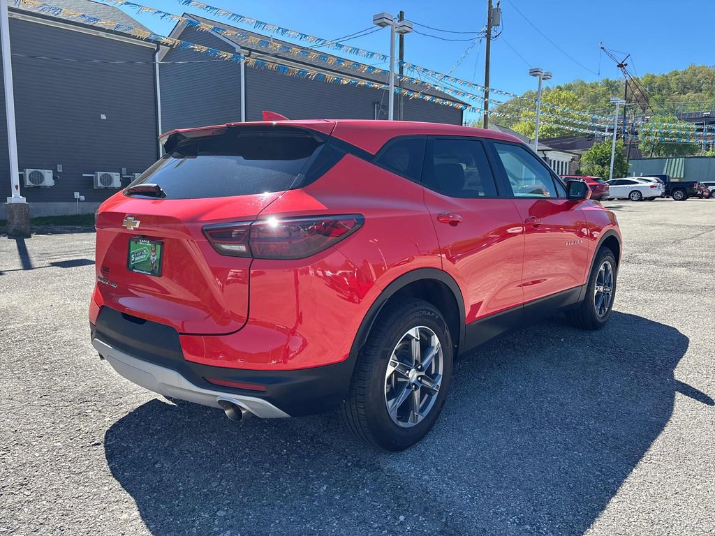 Used 2025 Chevrolet Blazer LT AWD/4WD image 5