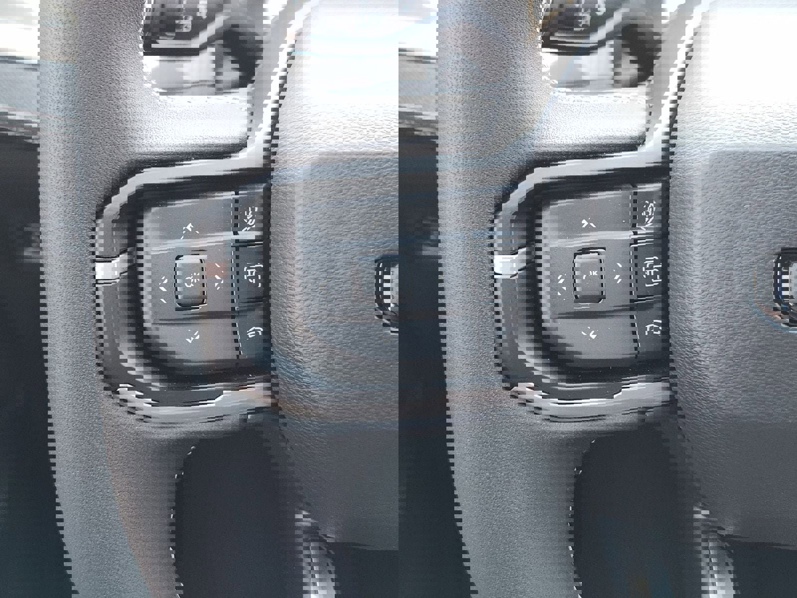 New 2026 Jeep Cherokee Laredo image 38