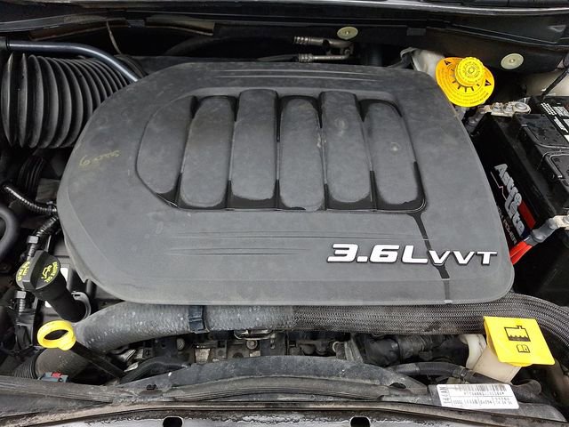Used 2016 Chrysler Town & Country Touring image 29