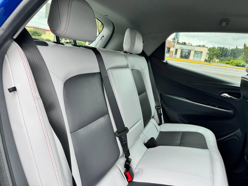Used 2018 Chevrolet Bolt Premier w/ Driver Confidence II Package FWD image 12