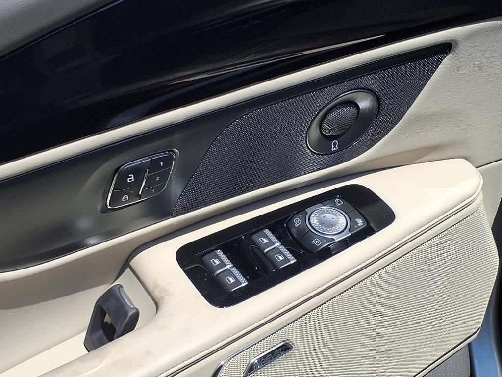 New 2025 Lincoln Nautilus Reserve w/ Jet Appearance Package AWD/4WD image 18