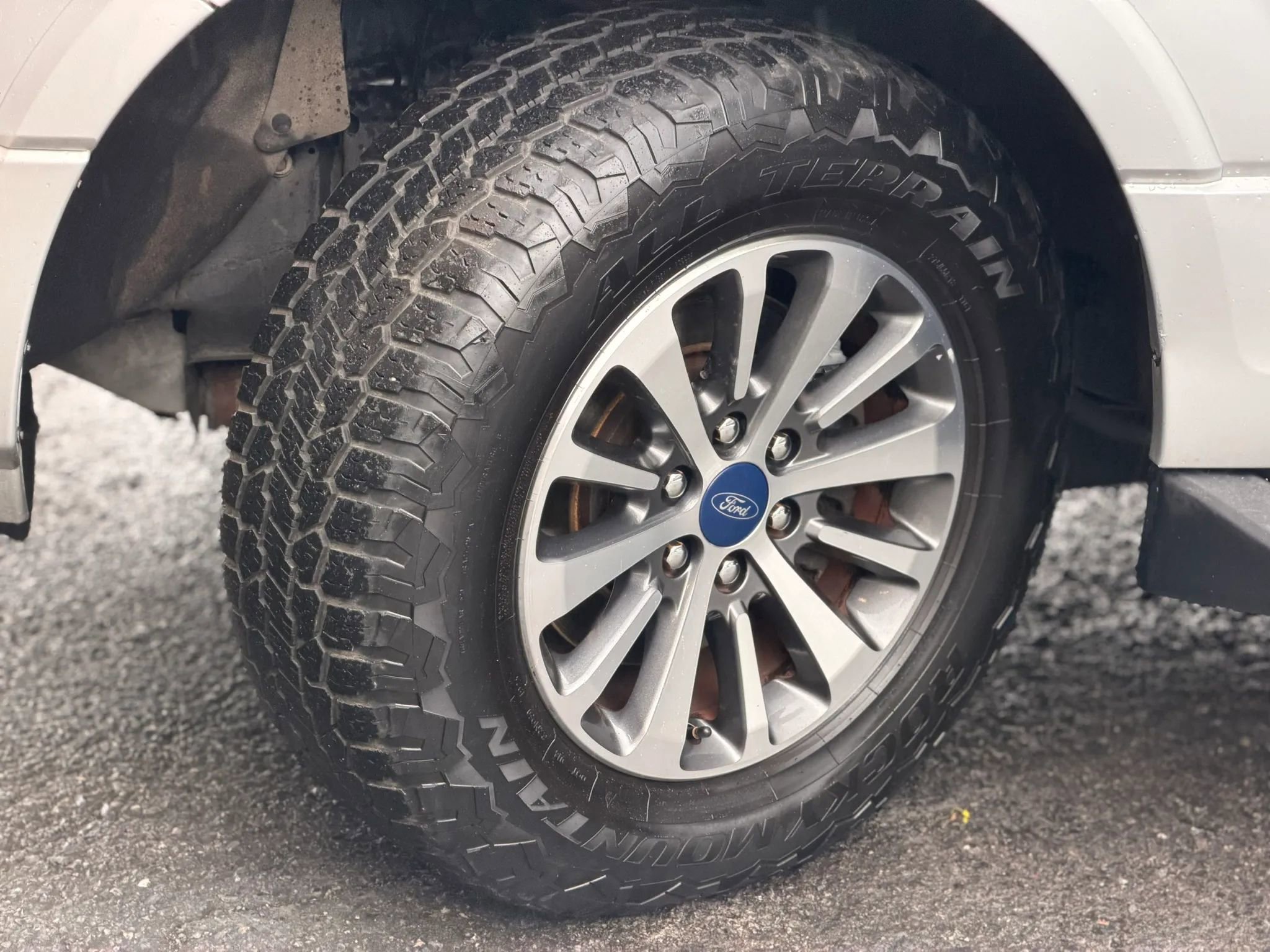 Used 2017 Ford Expedition XLT image 19