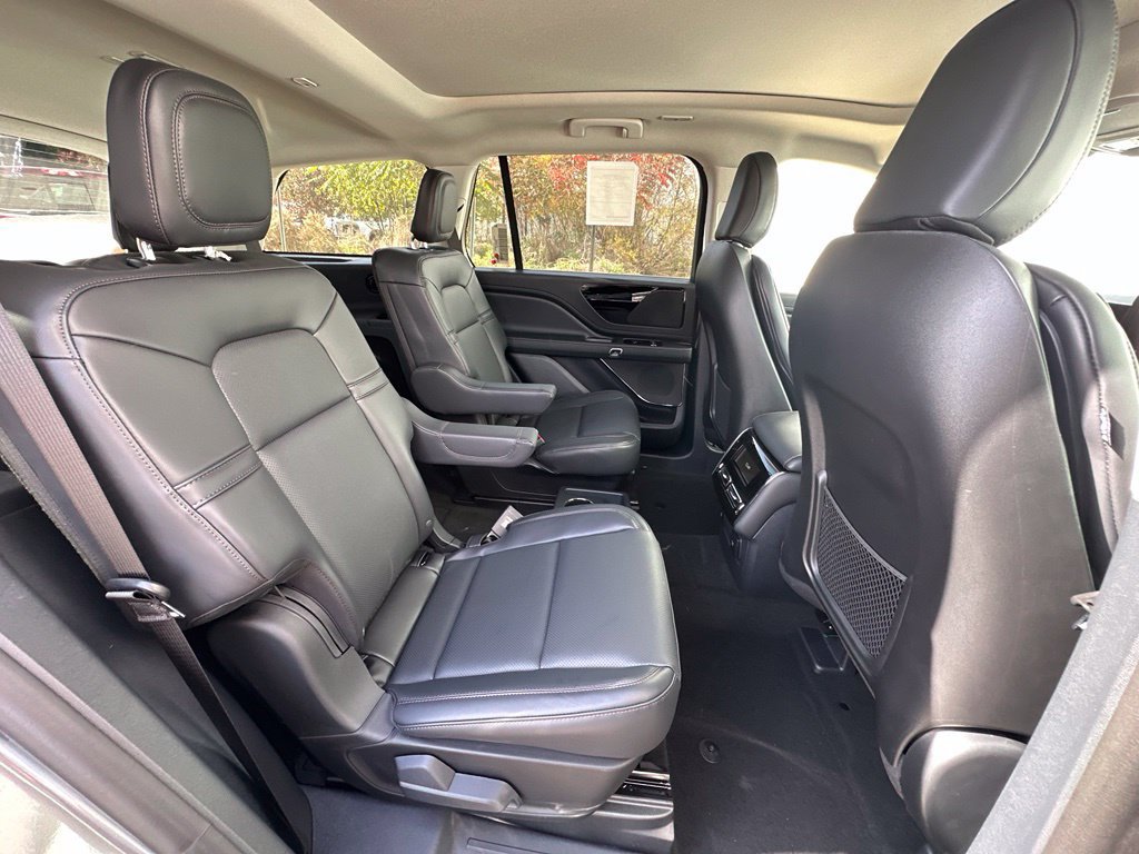 New 2027 Lincoln Aviator AWD image 25