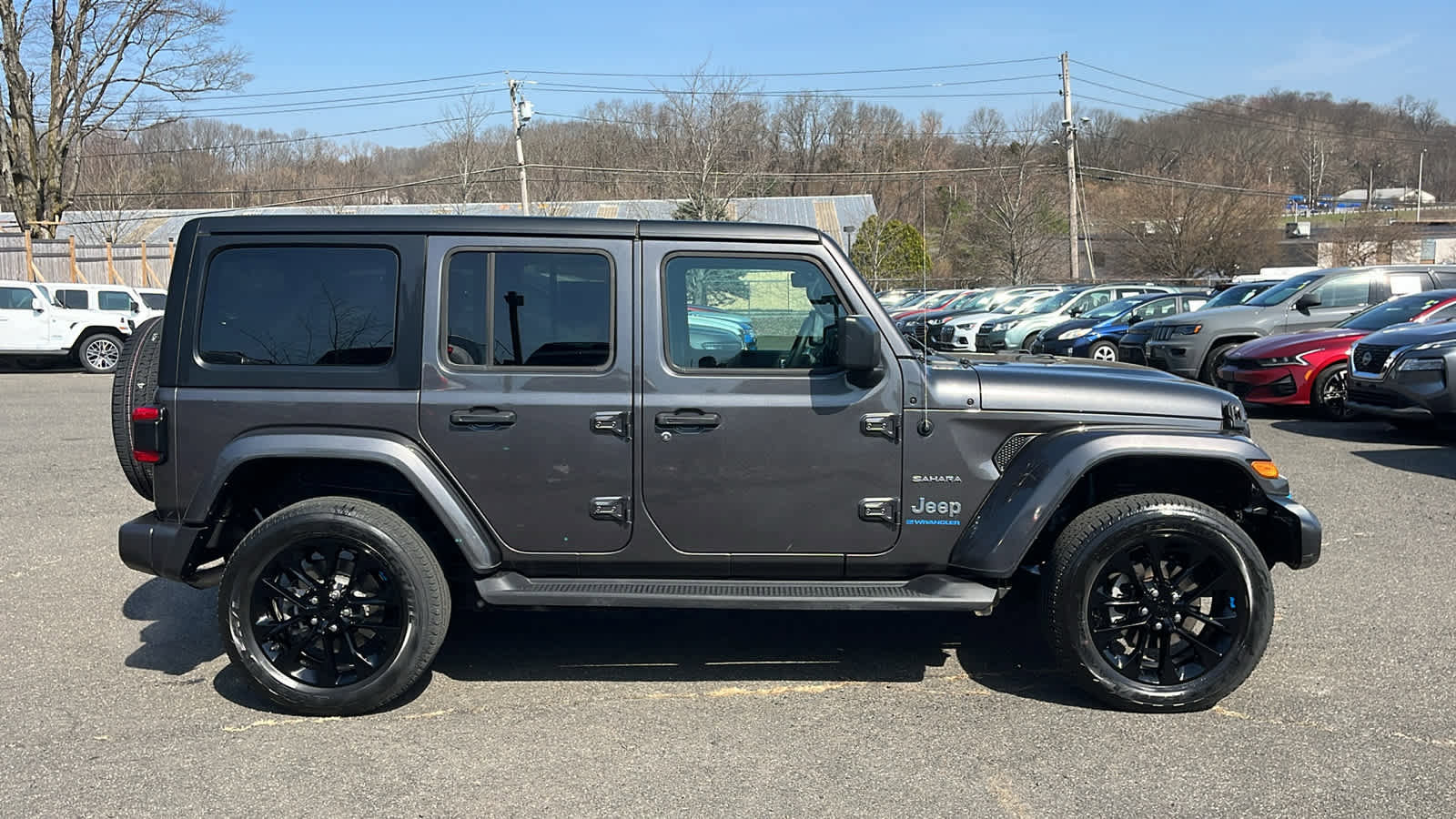 Used 2023 Jeep Wrangler Sahara w/ Cold Weather Group image 7