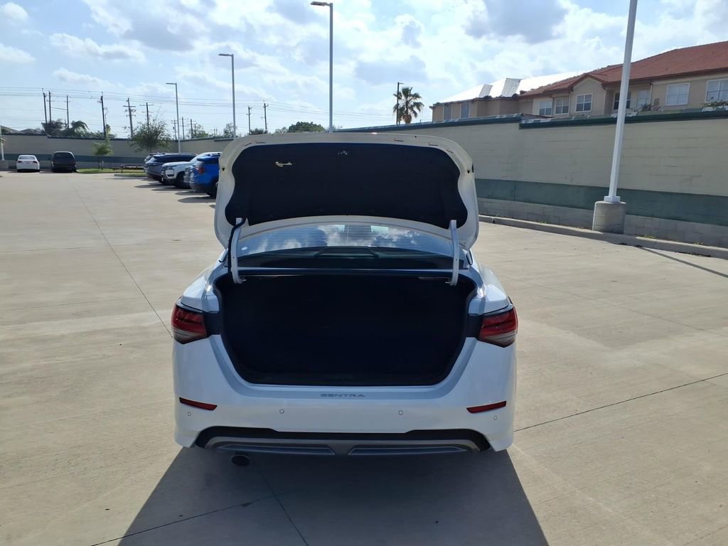 Used 2023 Nissan Sentra SR w/ SR Premium Package FWD image 20