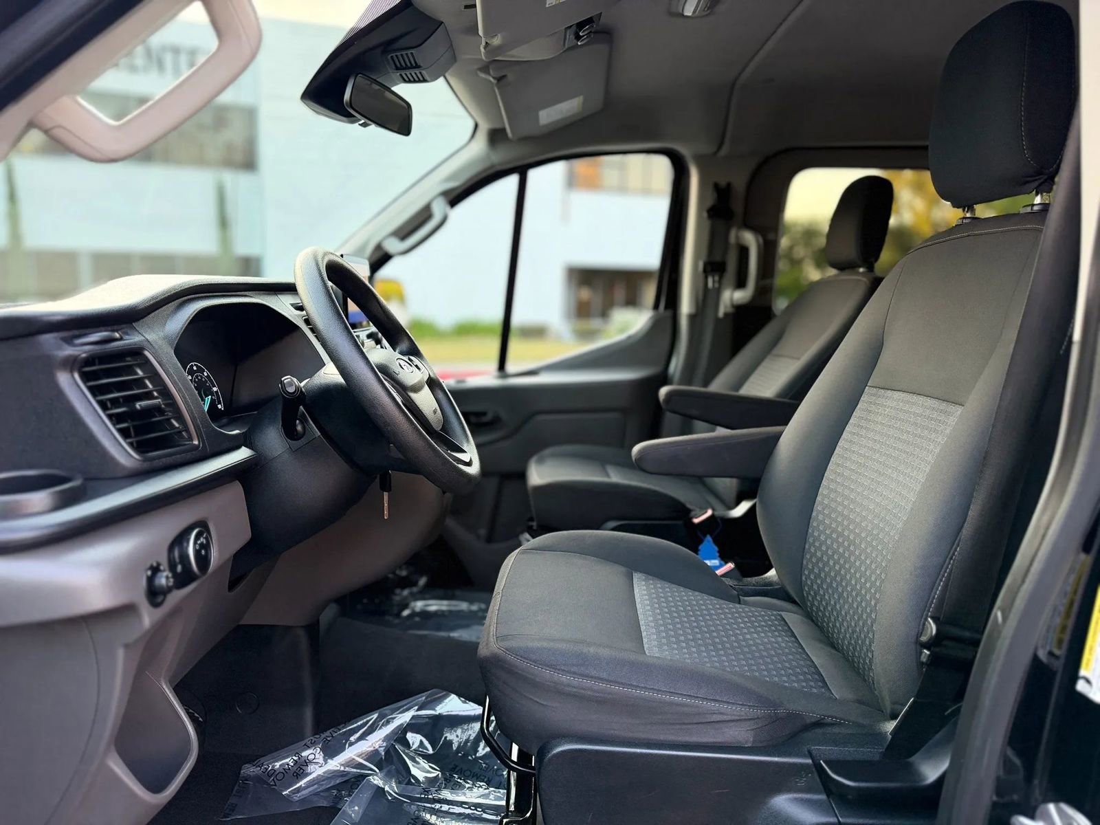 Used 2020 Ford Transit 350 XL RWD image 2