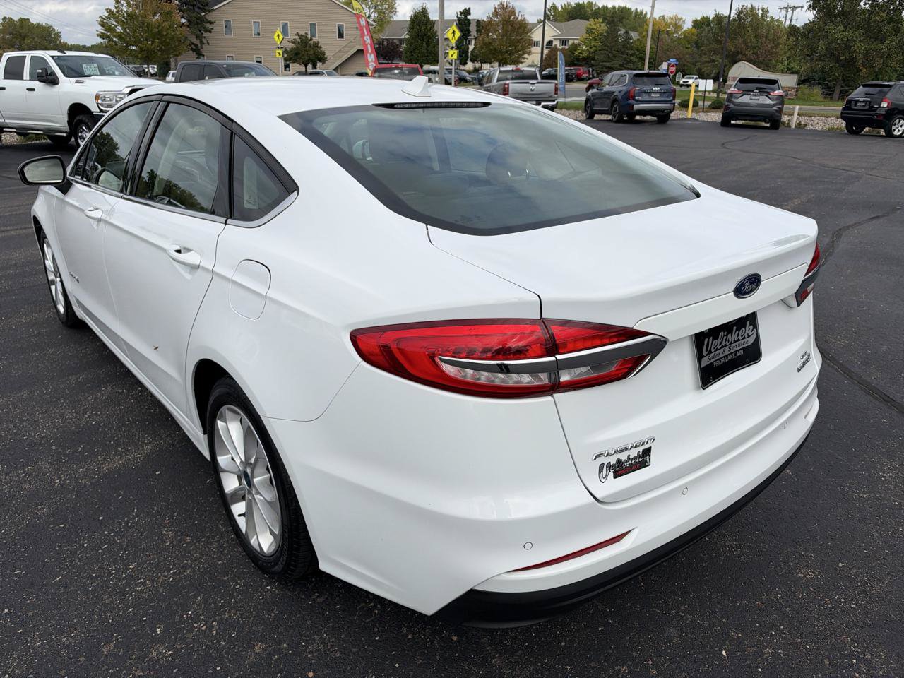 Used 2019 Ford Fusion SE FWD image 5
