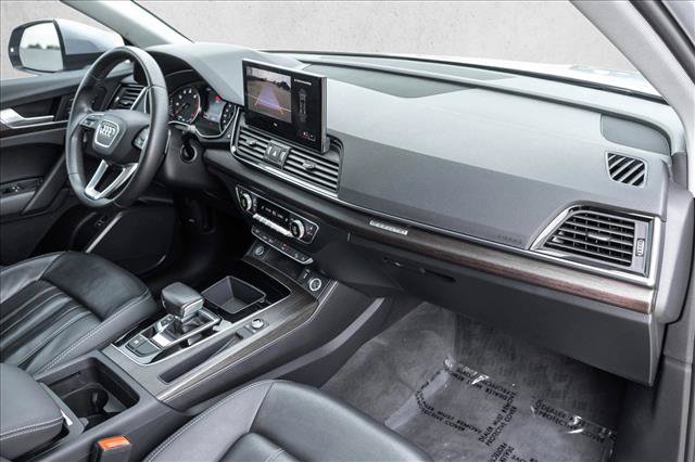 Used 2022 Audi Q5 2.0T Premium w/ Convenience Package AWD/4WD image 24