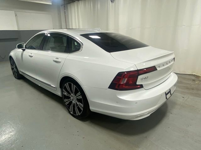 Used 2025 Volvo S90 T8 Ultra w/ Lounge Package image 2