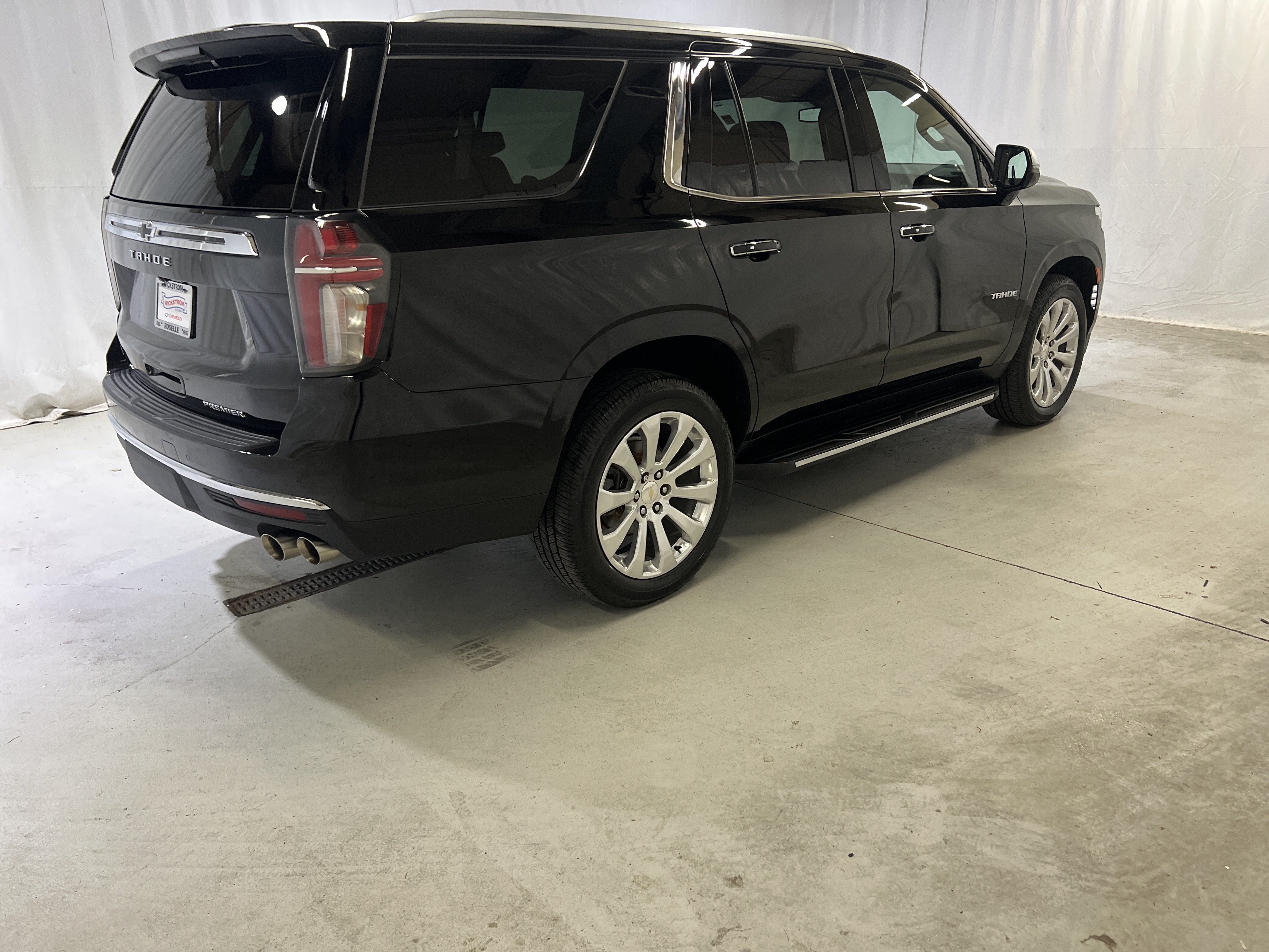 Used 2021 Chevrolet Tahoe Premier AWD/4WD image 11