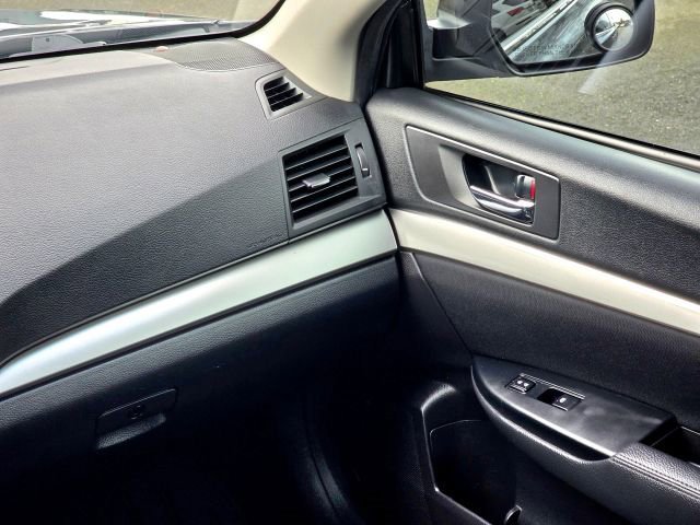 Used 2013 Subaru Legacy 2.5i Premium w/ All-Weather Pkg image 21