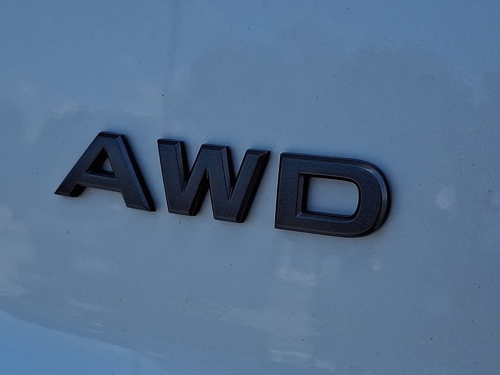 Used 2025 Nissan Rogue SV AWD/4WD image 28
