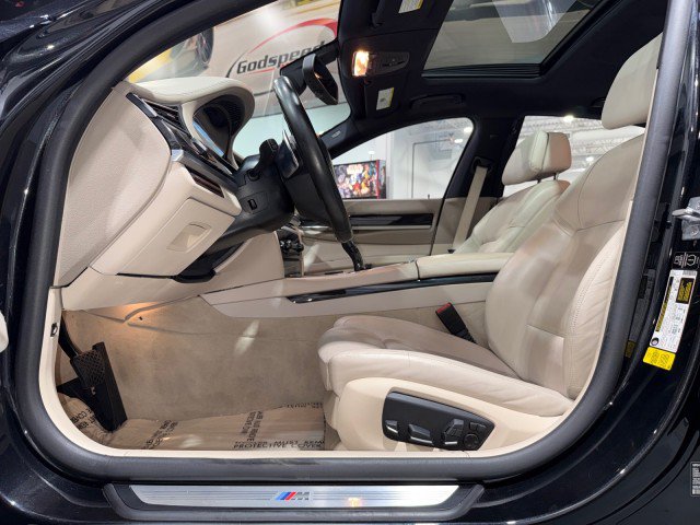 Used 2014 BMW 750i RWD image 9