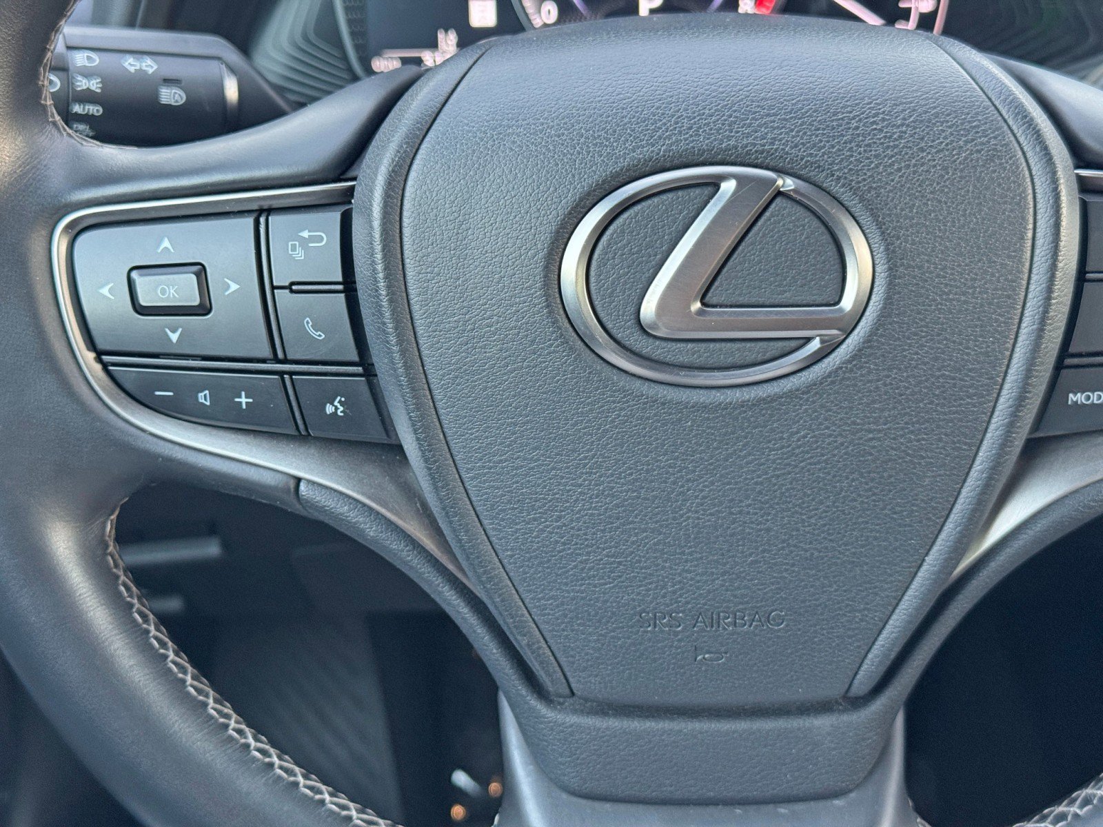 Used 2022 Lexus UX 200 image 17