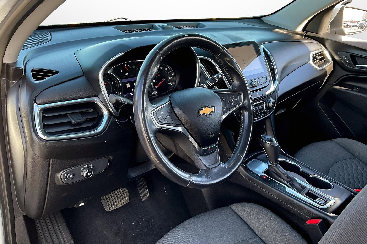 Used 2019 Chevrolet Equinox LT w/ Lights and Bright Package image 20