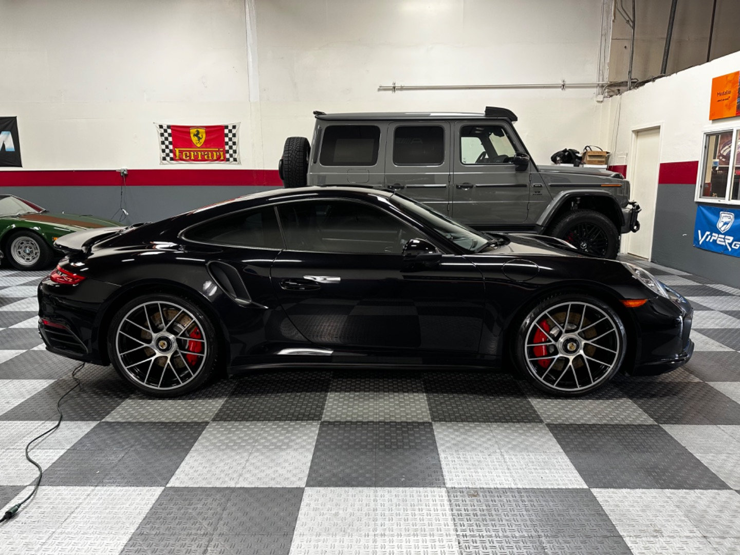 Used 2017 Porsche 911 Turbo Coupe AWD/4WD image 4