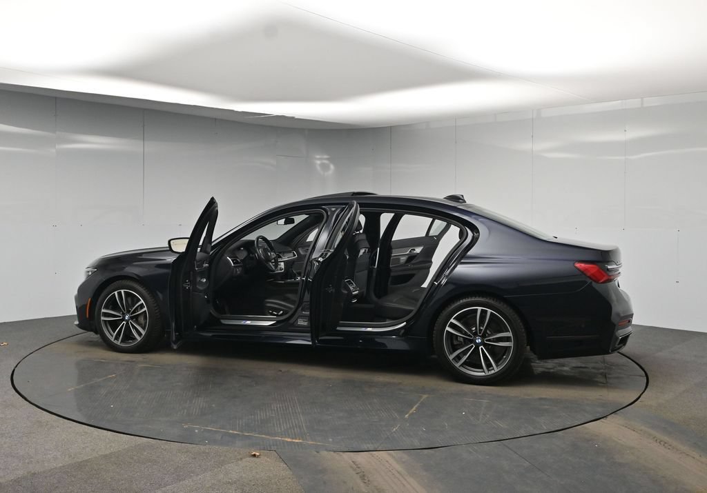 Used 2020 BMW 750i xDrive w/ M Sport Package AWD/4WD image 59