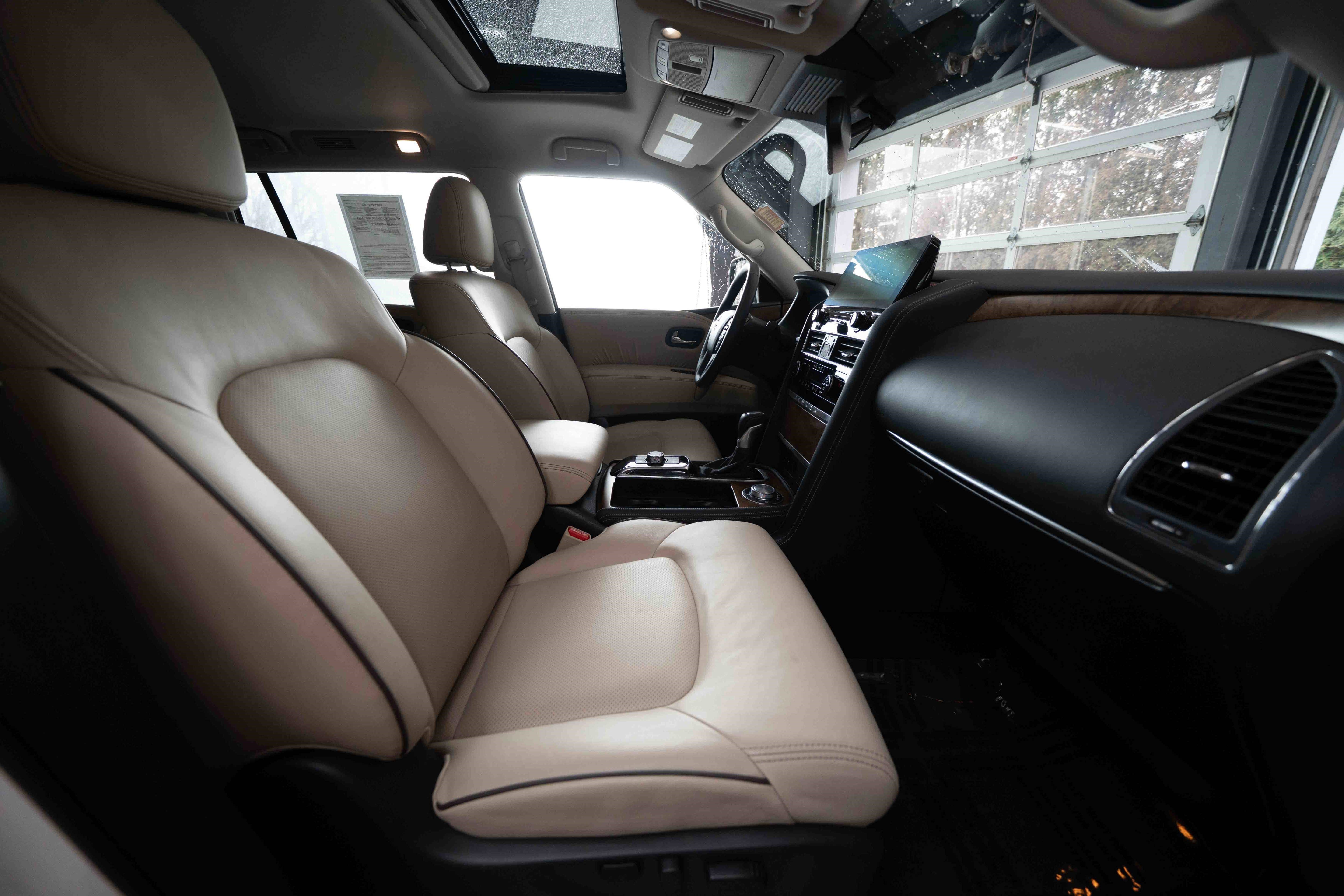 Used 2024 Nissan Armada SL w/ Captain's Chairs Package image 27