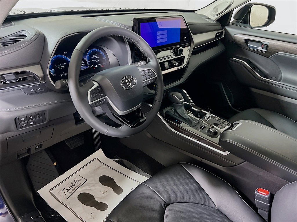 New 2026 Toyota Highlander Limited image 10