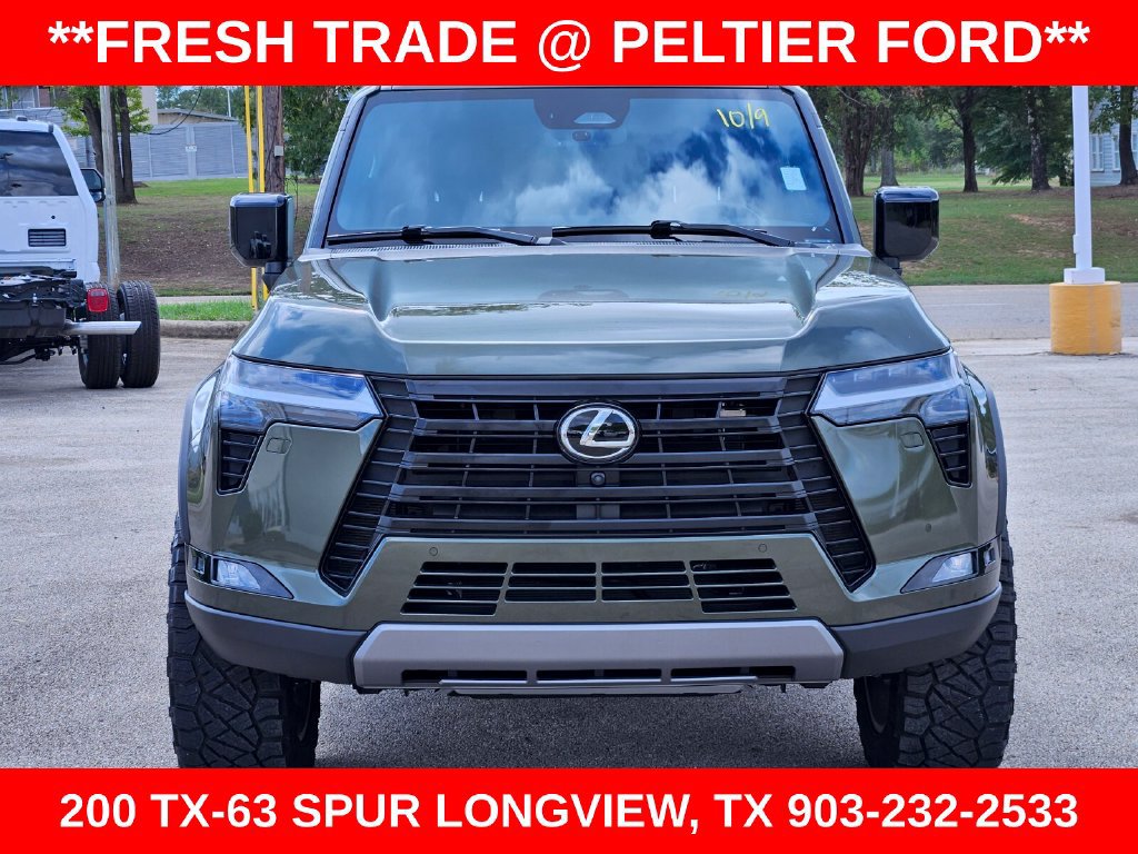 Used 2024 Lexus GX 550 AWD/4WD image 2