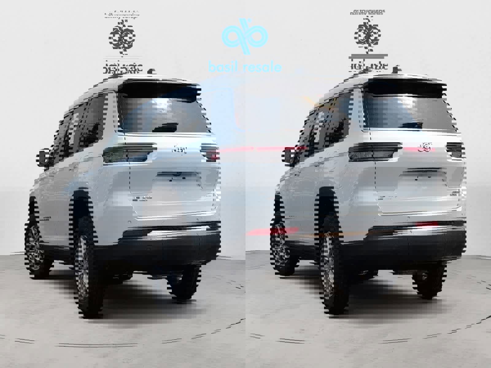 Used 2023 Jeep Grand Cherokee L Laredo w/ Luxury Tech Group I image 6