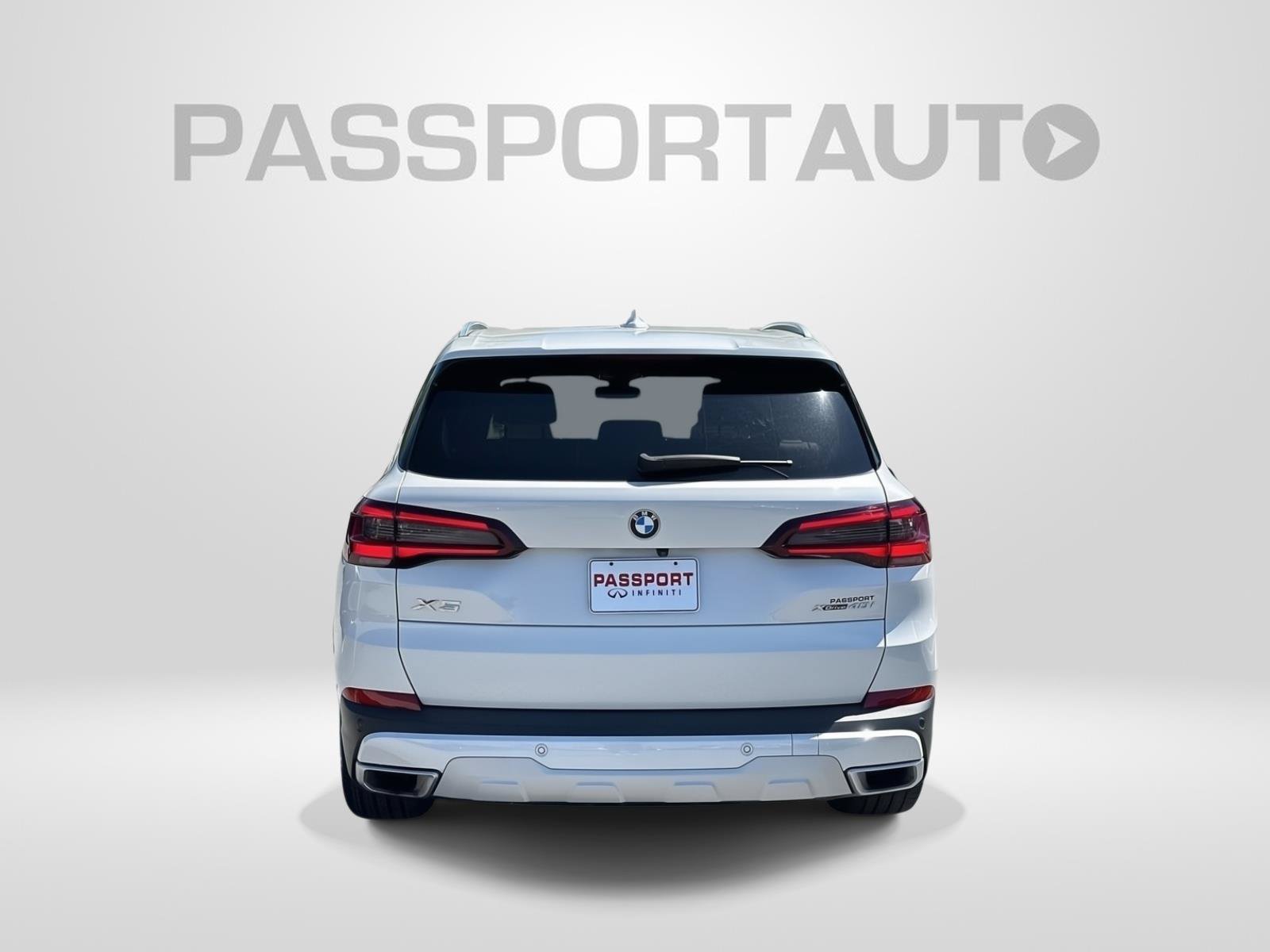 Used 2022 BMW X5 xDrive40i w/ Premium Package AWD/4WD image 4