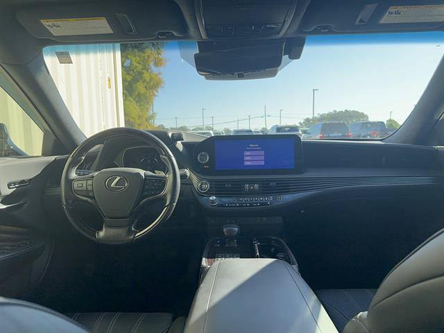 Certified 2023 Lexus LS 500 w/ Luxury Package RWD image 3