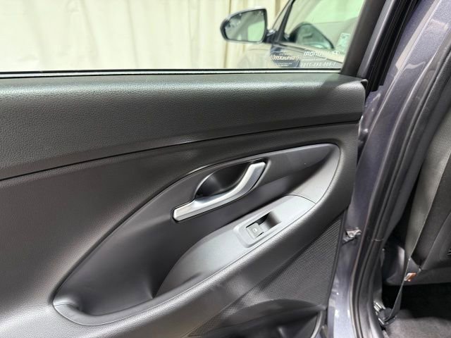 Used 2018 Hyundai Elantra GT FWD image 27