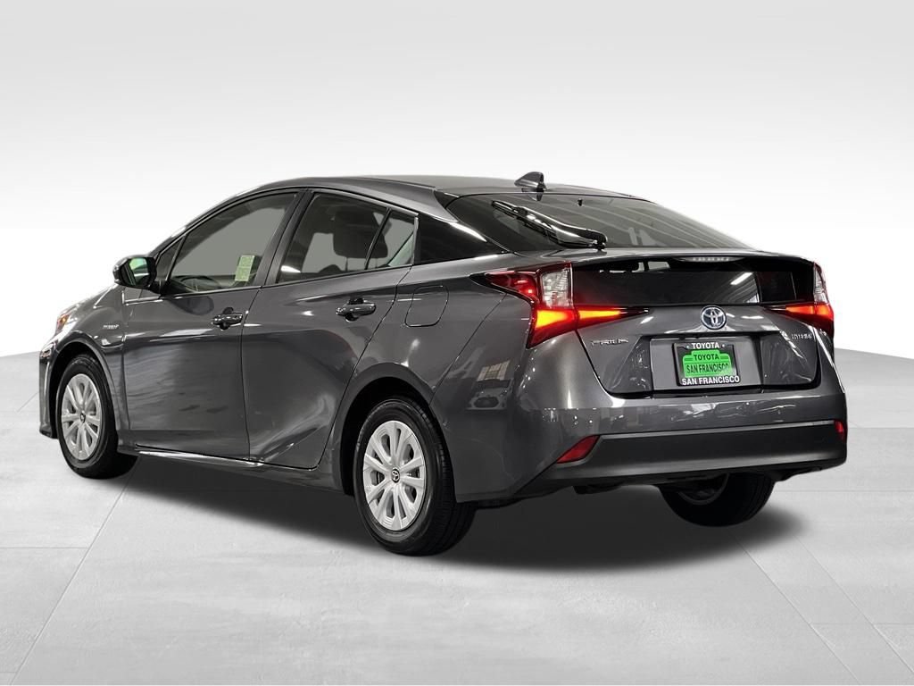 Certified 2022 Toyota Prius LE FWD image 3