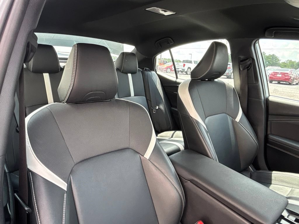 Used 2025 Toyota Camry SE FWD image 18