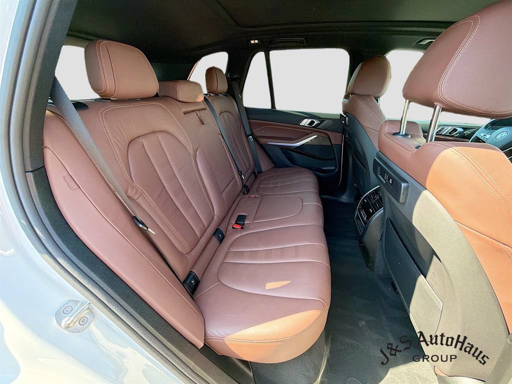 Used 2019 BMW X5 xDrive40i w/ Convenience Package AWD/4WD image 32