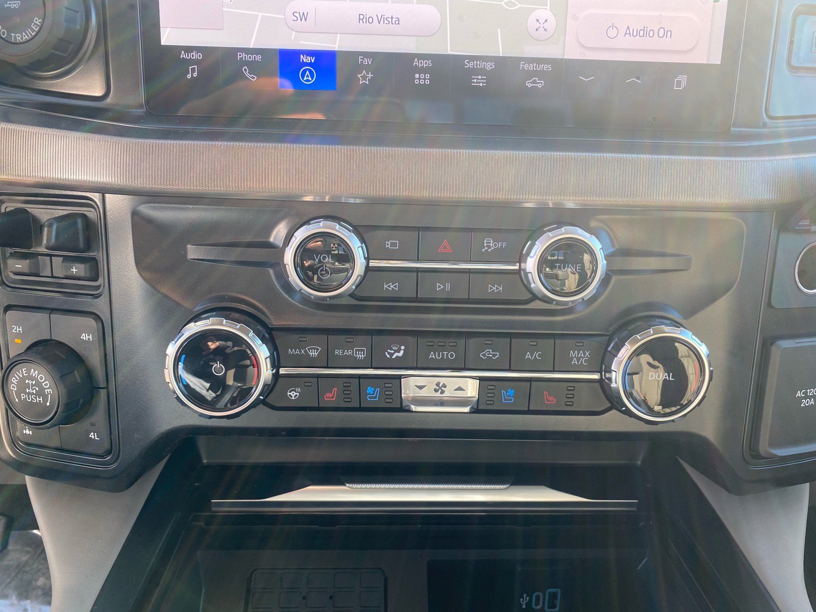 New 2026 Ford F250 Platinum w/ Platinum Plus Package image 27