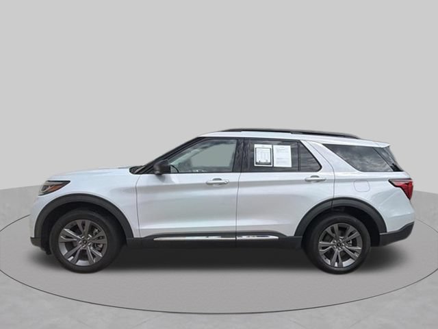 Used 2025 Ford Explorer Active w/ Active Comfort Package AWD/4WD image 2