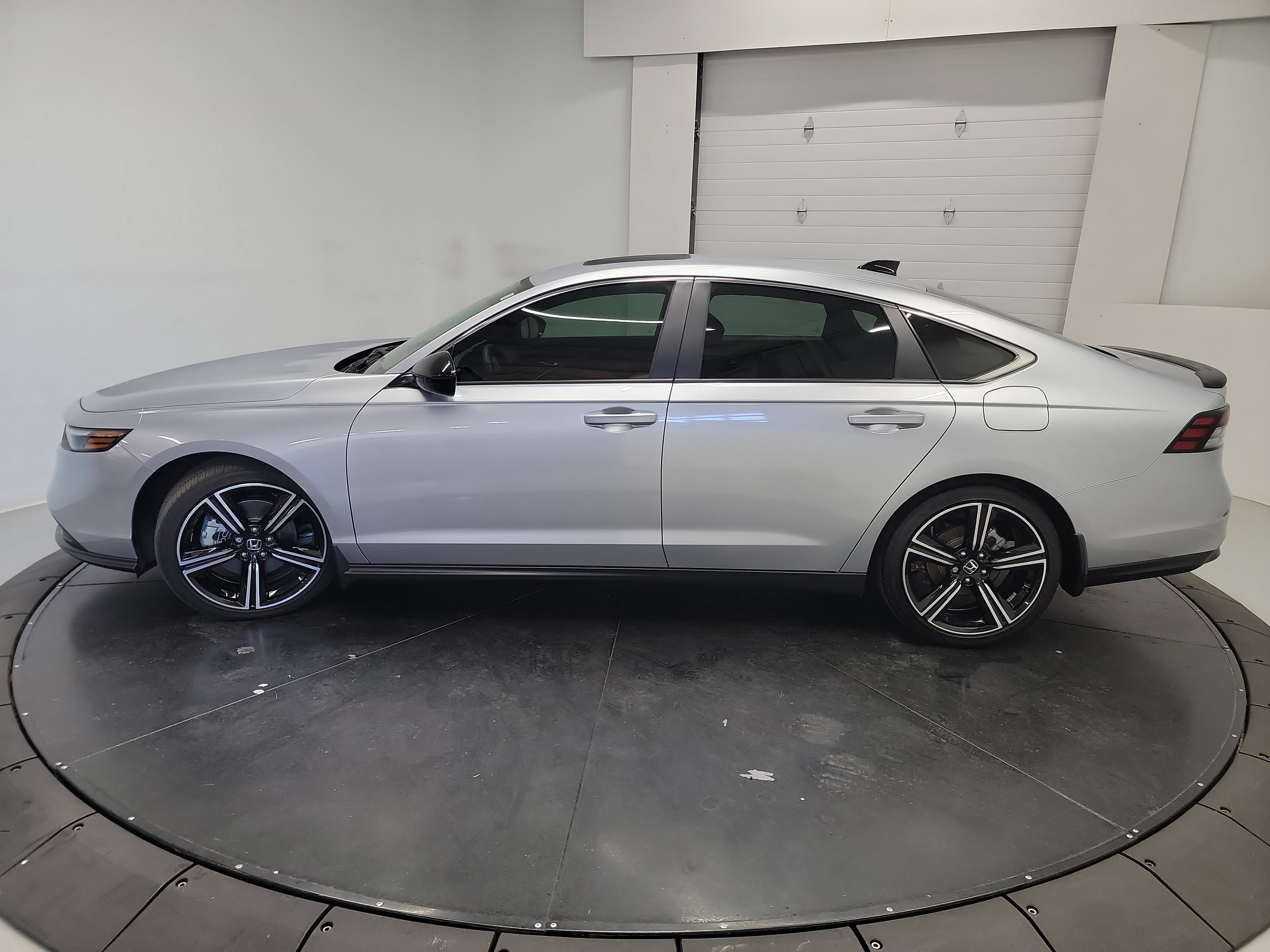 Used 2025 Honda Accord Sport image 5