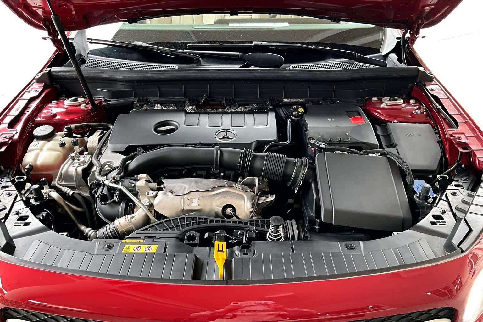 Used 2022 Mercedes-Benz GLB 250 image 32