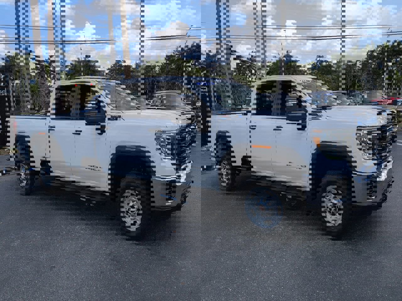 Used 2022 GMC Sierra 2500 Pro w/ Convenience Package image 2