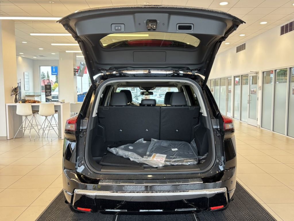 New 2025 Nissan Rogue Platinum w/ Platinum Premium Package AWD/4WD image 9