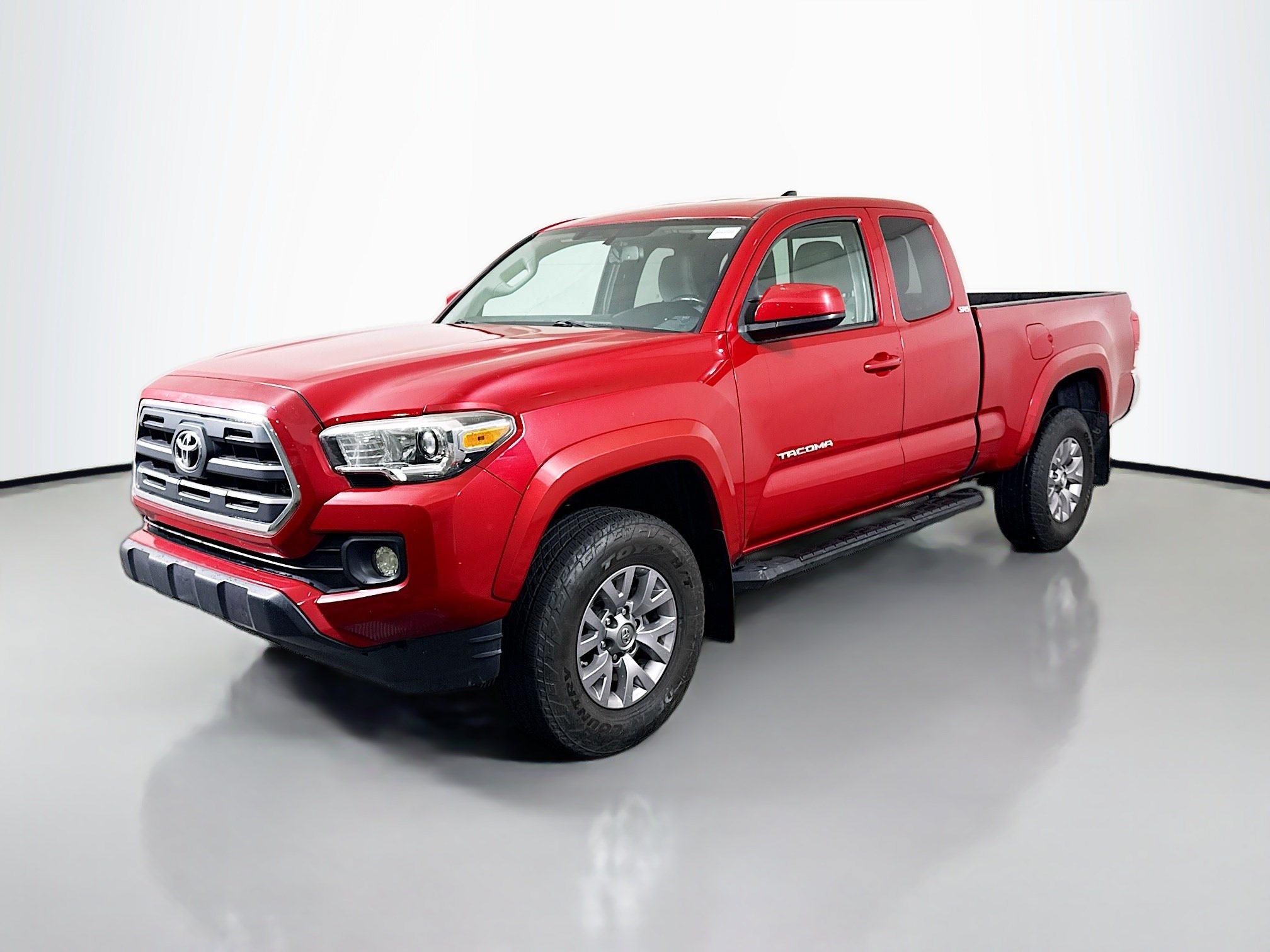 Used 2017 Toyota Tacoma SR5 w/ Tow Package RWD image 4