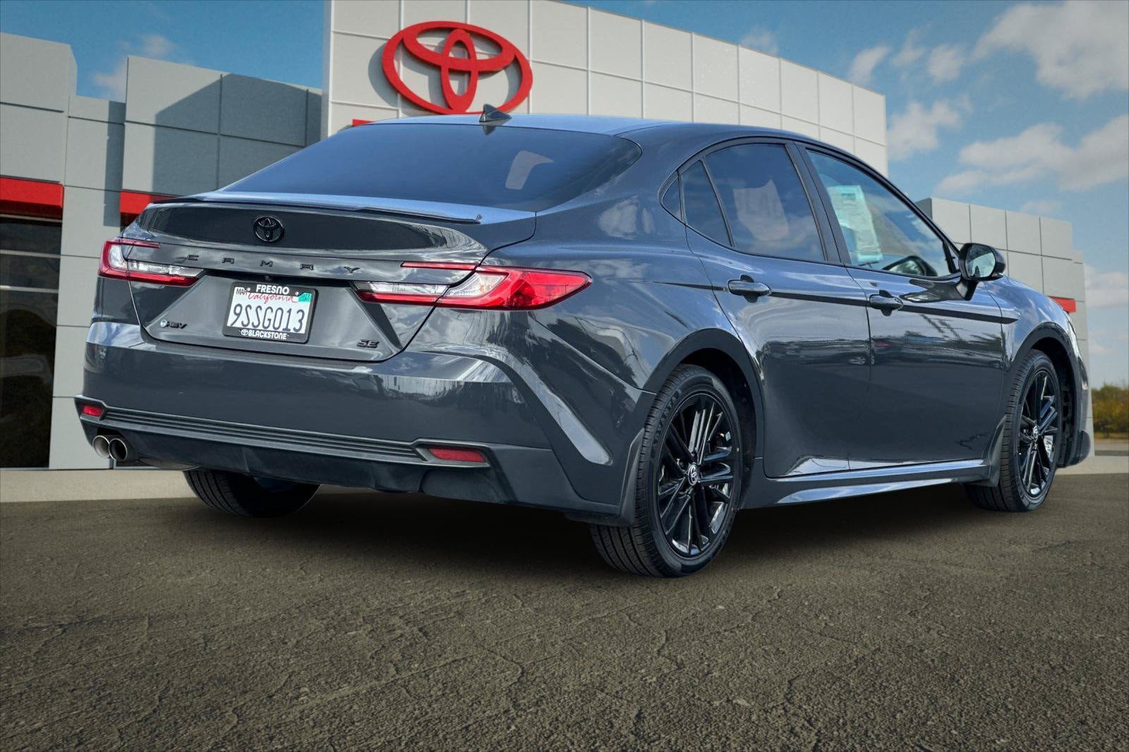 Certified 2025 Toyota Camry SE FWD image 3