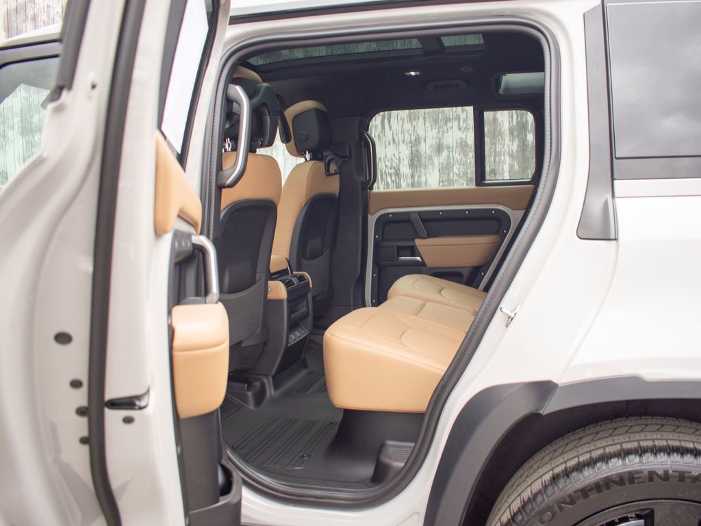 New 2026 Land Rover Defender 110 S image 21