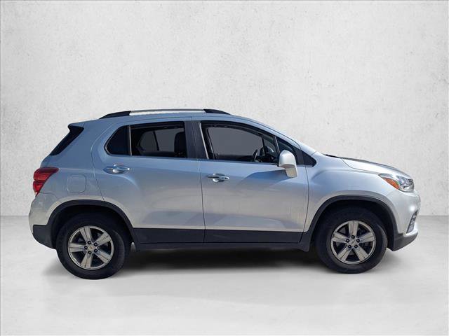 Used 2019 Chevrolet Trax LT w/ LT Convenience Package image 4