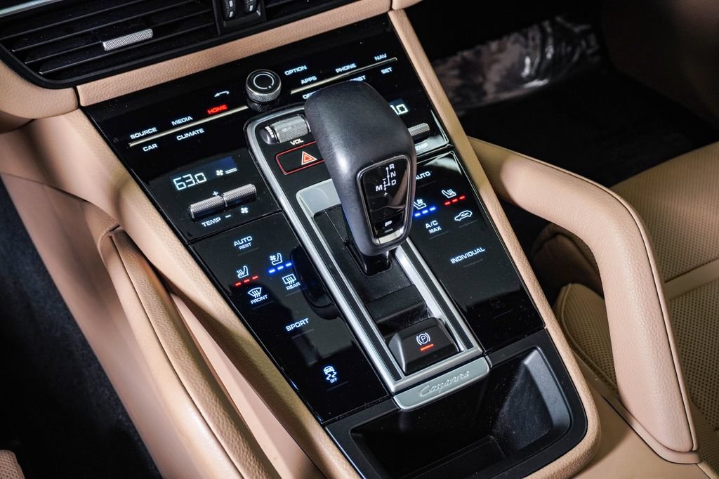 Certified 2023 Porsche Cayenne AWD/4WD image 24